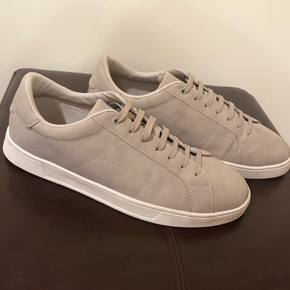 ZARA Sneakers Minimalist Lace-Up Trainers with Topstitching Men’s Size 10.